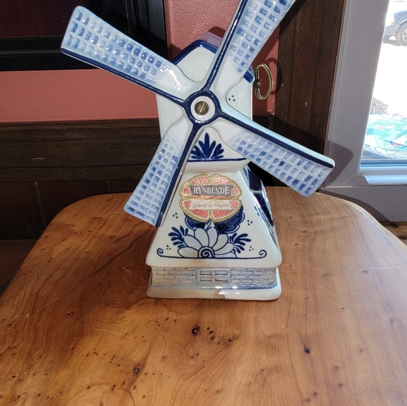 Rare Beautiful Vintage Rynbende & sons unopened liquor bottle with music box - Picture 6 of 6